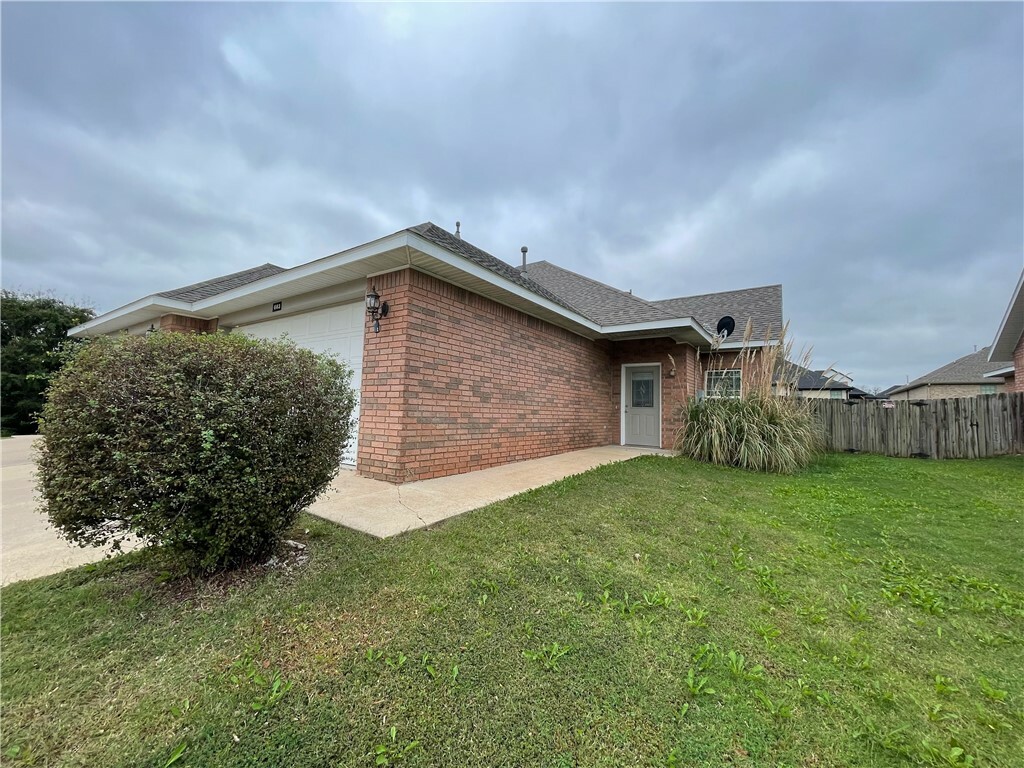 Property Photo:  663 Appleridge Drive  AR 72719 