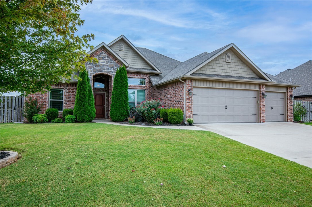 Property Photo:  6000 W Woodbine Drive  AR 72758 