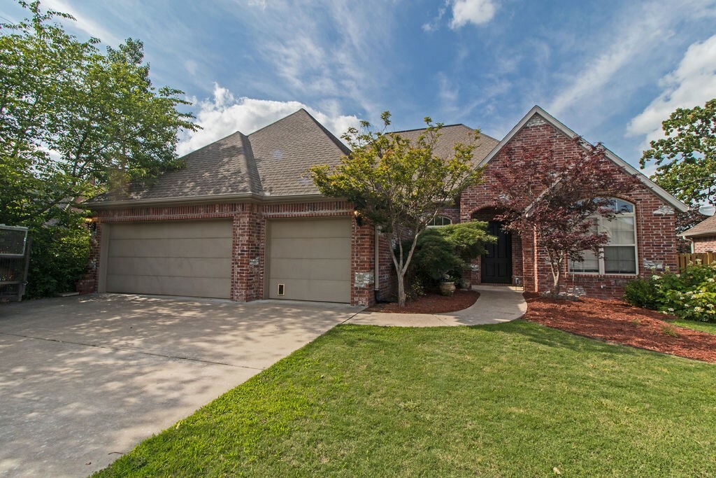 Property Photo:  1707 W Cunningham Avenue  AR 72758 