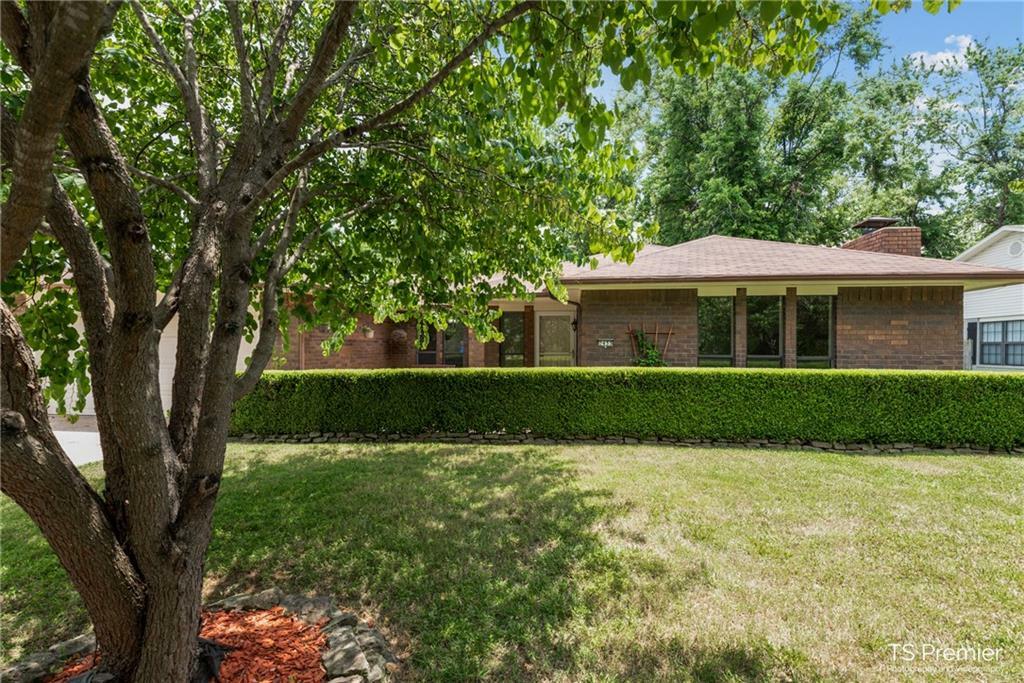 Property Photo:  2433 Magnolia Drive  AR 72703 