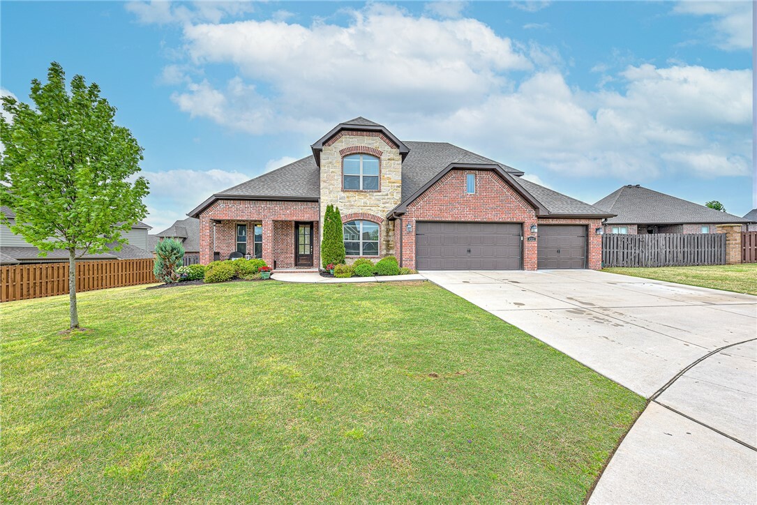 Property Photo:  4502 W Buckeye Drive  AR 72758 