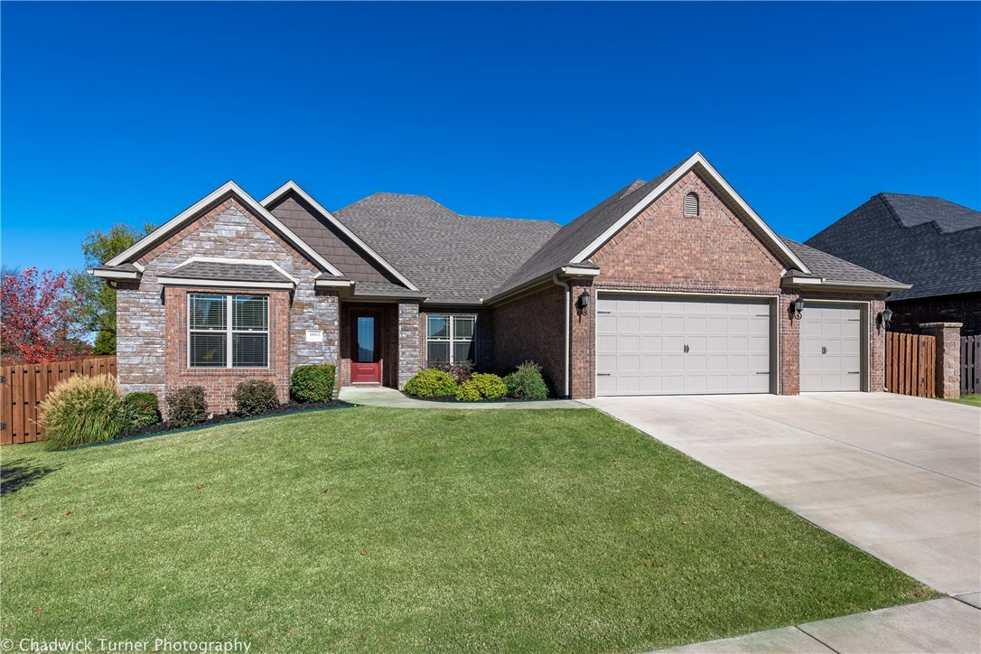 Property Photo:  4603 W Buckeye Drive  AR 72758 