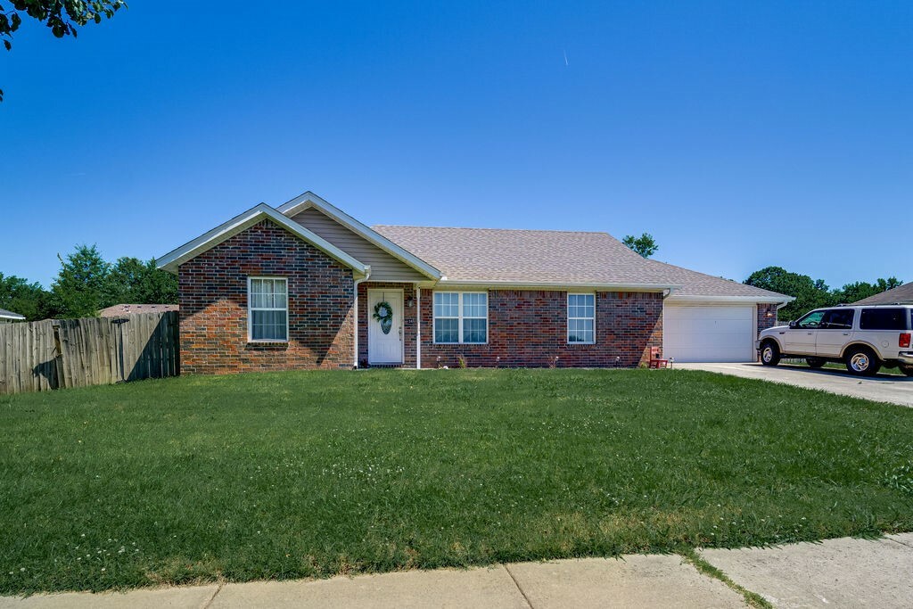 Property Photo:  34 E Marvel Street  AR 72730 