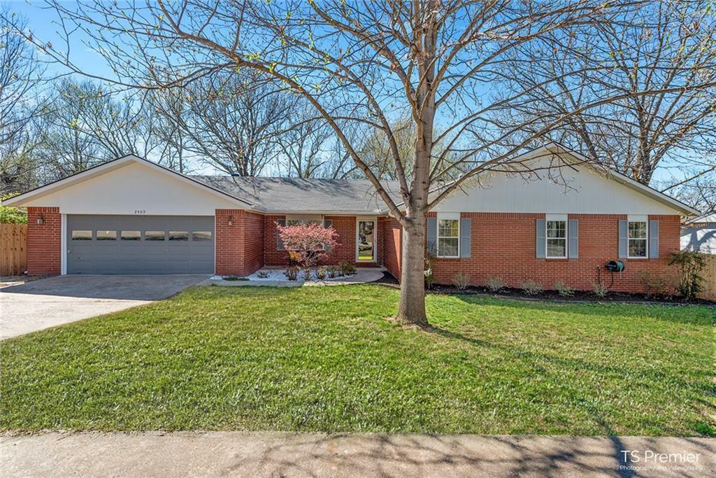 2409 N Hampton Court  Fayetteville AR 72703 photo