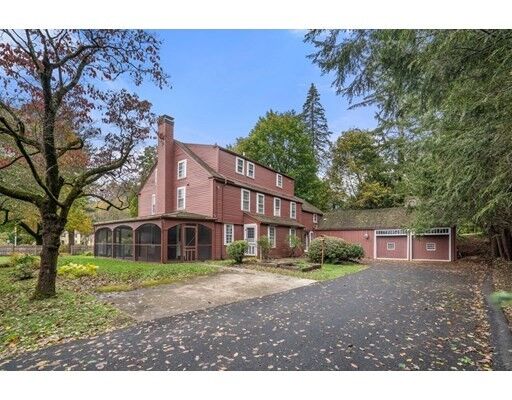 Property Photo: 2 Brookshire Rd MA 01609