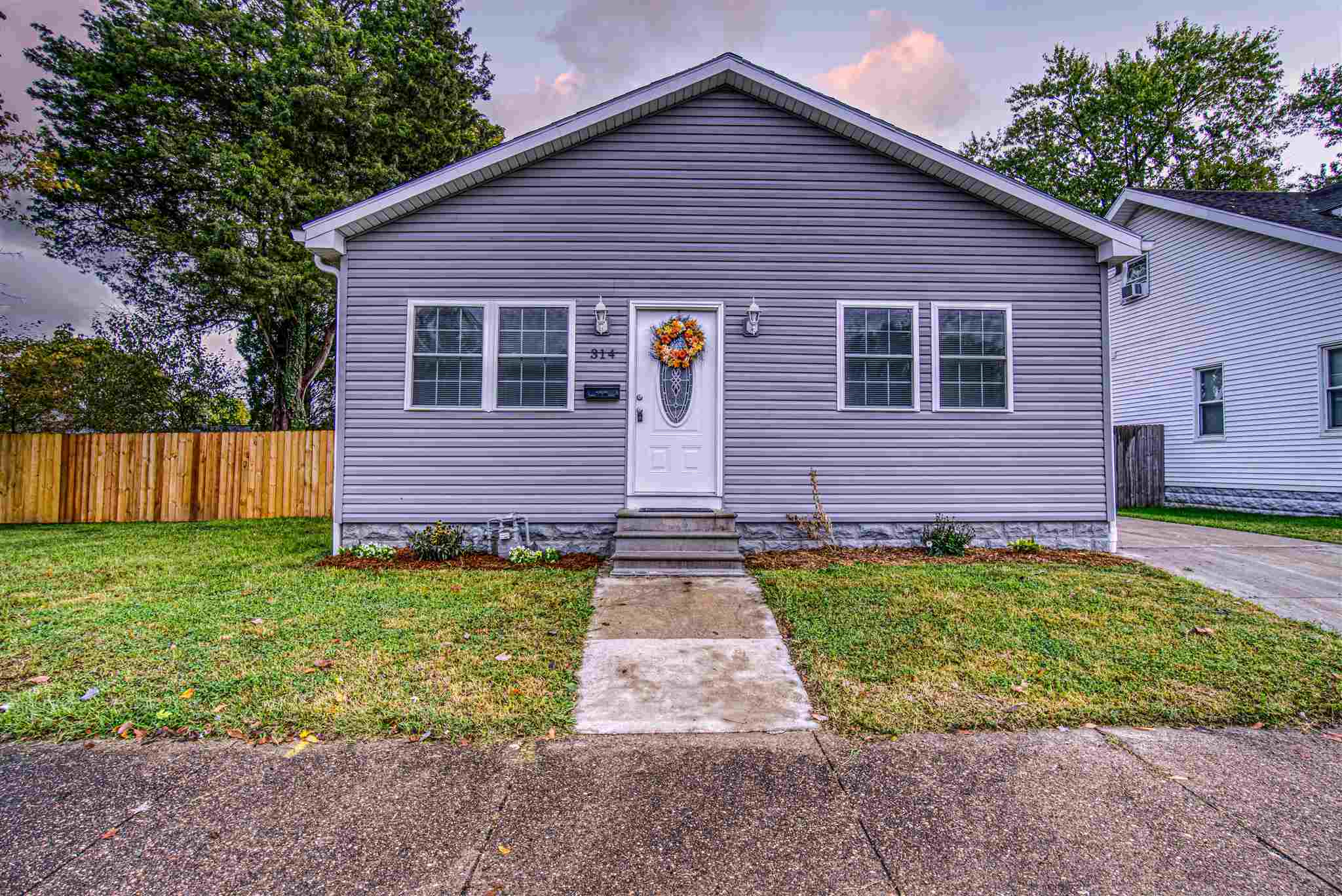 314 S Tekoppel Avenue  Evansville IN 47712 photo