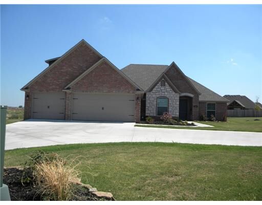 Property Photo: 4507 SW Graystone Street AR 72712