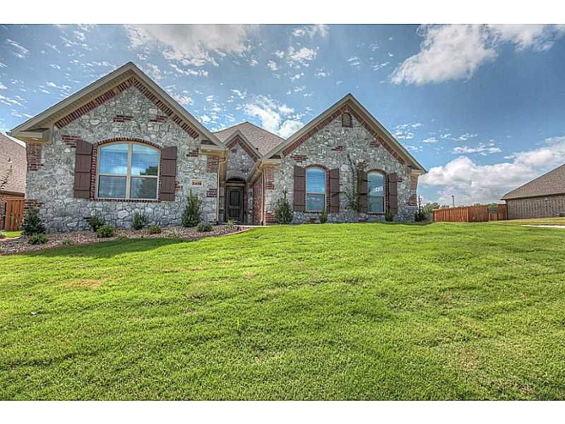 Property Photo:  3409 NW Edgewood Avenue  AR 72712 
