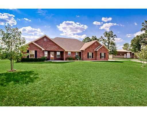 Property Photo:  10001 Hidden Acres Road  AR 72736 