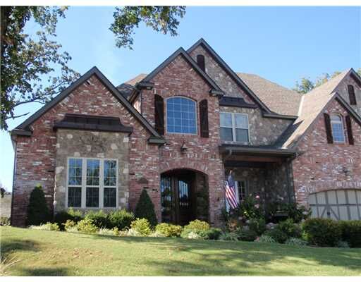 Property Photo:  1611 NE Chapel Hill Drive  AR 72712 