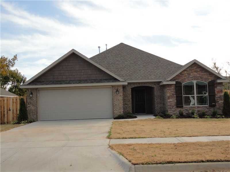 Property Photo: 2874 N Seneca Avenue AR 72704