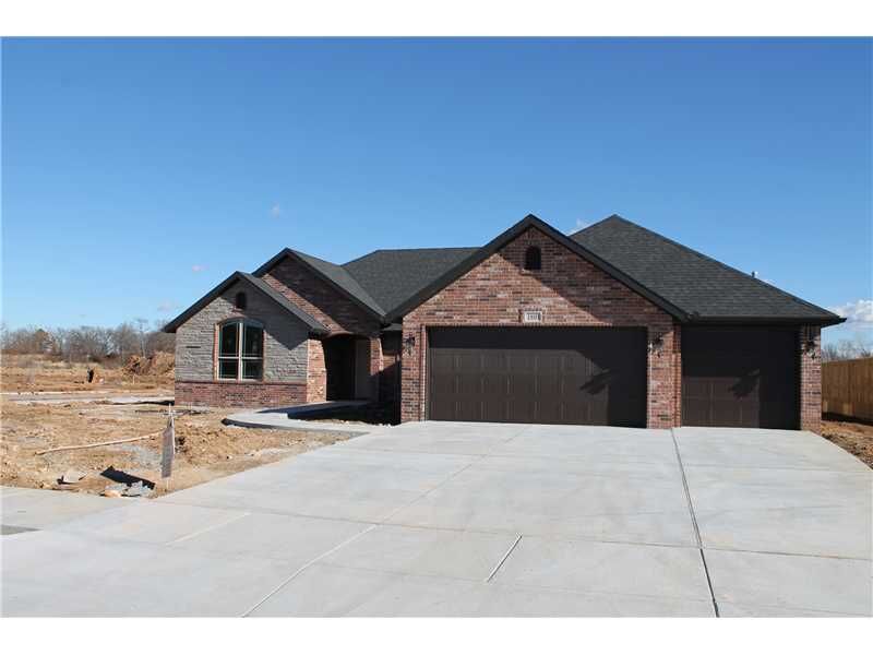 Property Photo: 1801 SW Cypress Street AR 72712