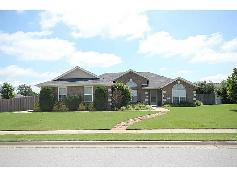 Property Photo: 1901 SW Columbus Street AR 72712