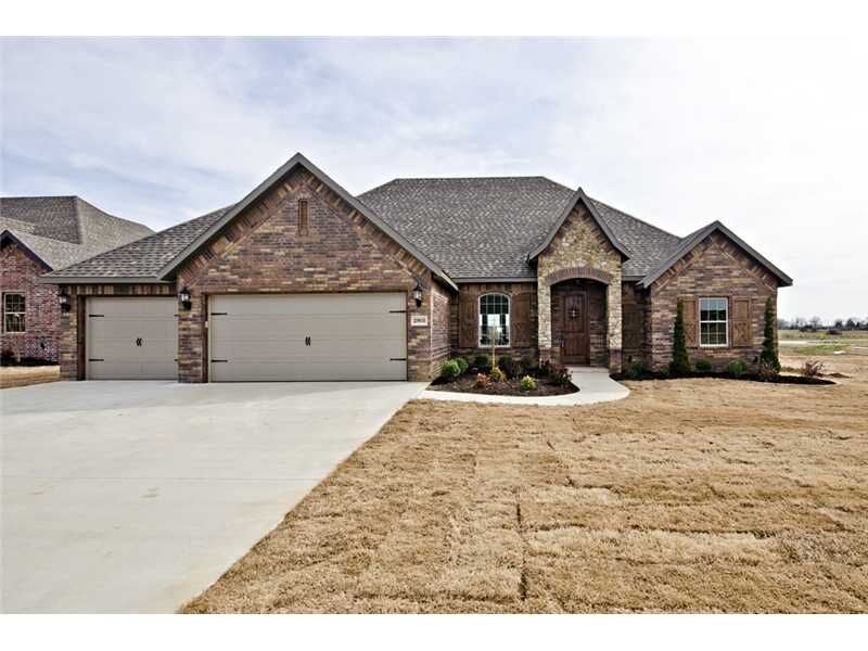 Property Photo: 2905 SW Joshua Avenue AR 72712