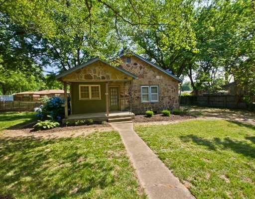 Property Photo: 709 W Central Avenue AR 72712