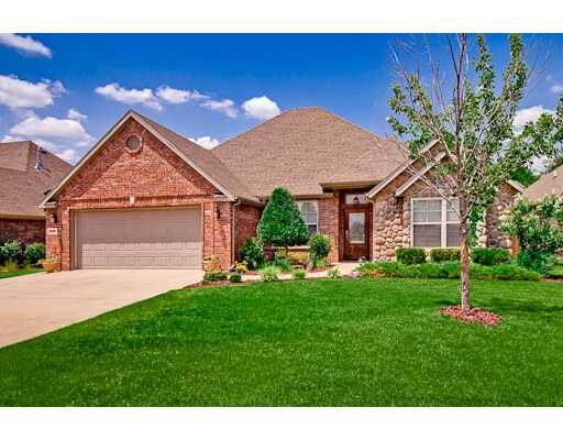 Property Photo: 2212 S 18th Place AR 72758