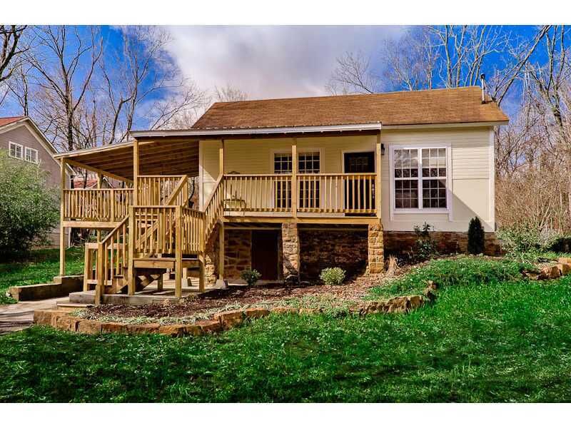 Property Photo: 109 S Gregg Avenue AR 72701