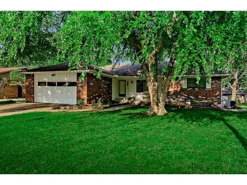 Property Photo:  601 W Valley West Drive  AR 72756 