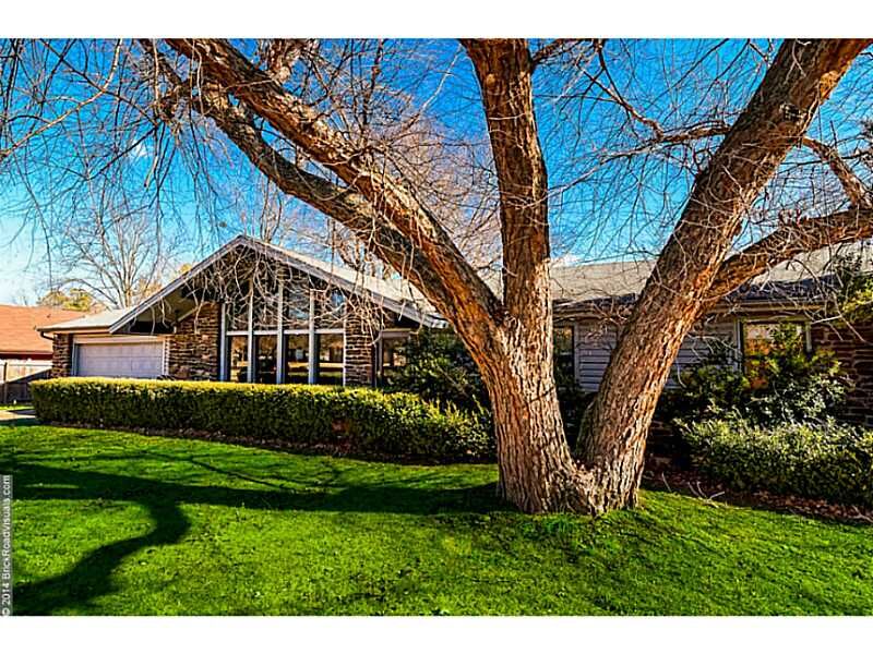 Property Photo: 2884 N Stanton Avenue AR 72703