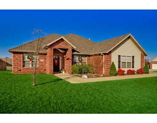 Property Photo: 700 SW River Rock Street AR 72712
