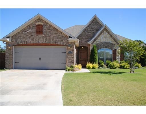 Property Photo:  3601 N 2nd Place  AR 72756 