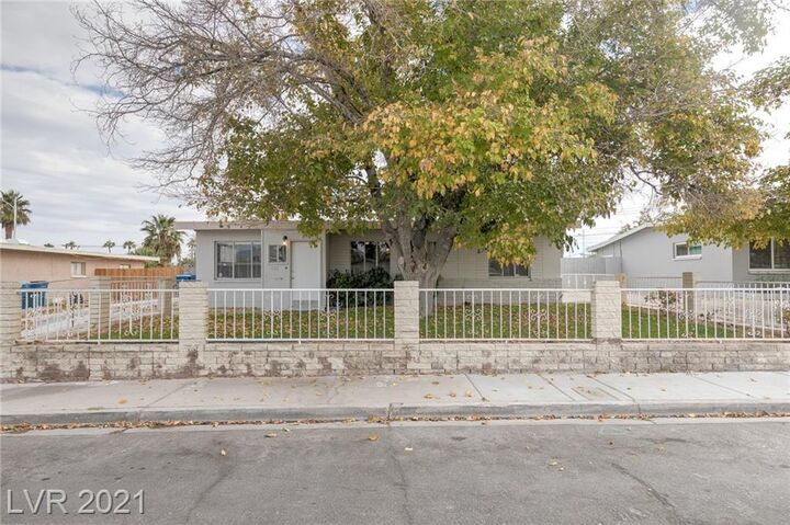 1008 White Pine Way  Las Vegas NV 89108 photo