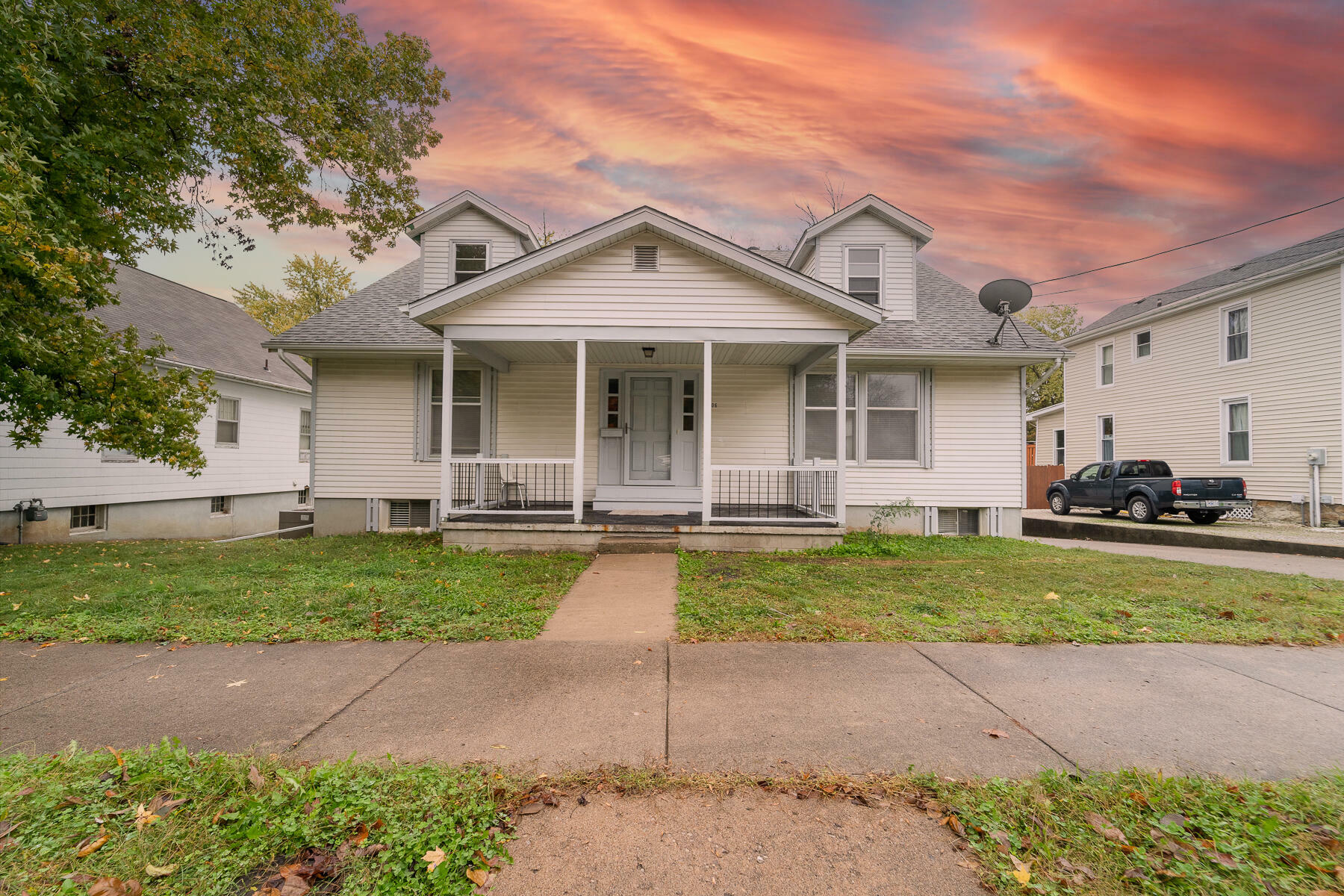 Property Photo:  406 E 5th Street  MO 65251 