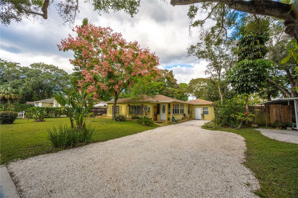 Property Photo:  5445 76th Avenue N  FL 33781 