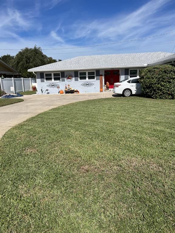 Property Photo:  170 Browning Circle  FL 33884 