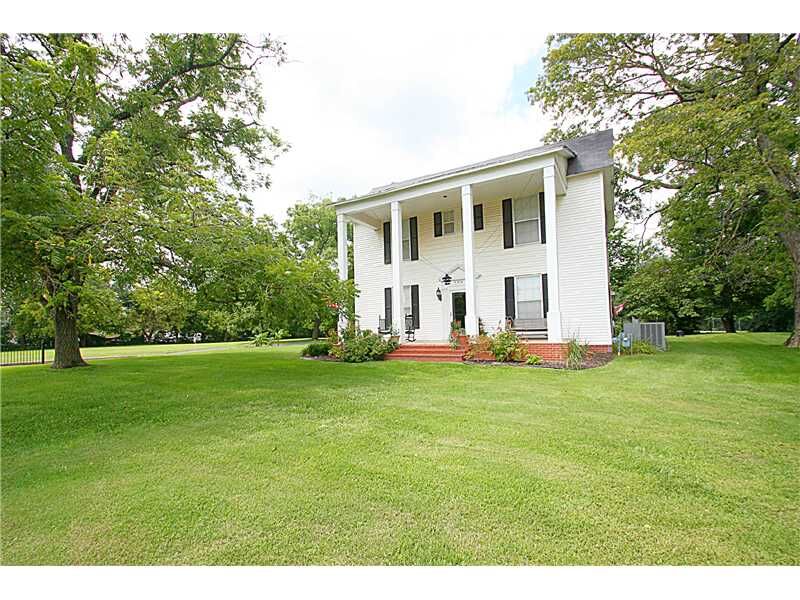 Property Photo: 2204 SW I Street AR 72712