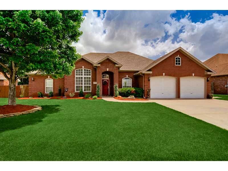 Property Photo: 1212 Buckingham Boulevard AR 72712