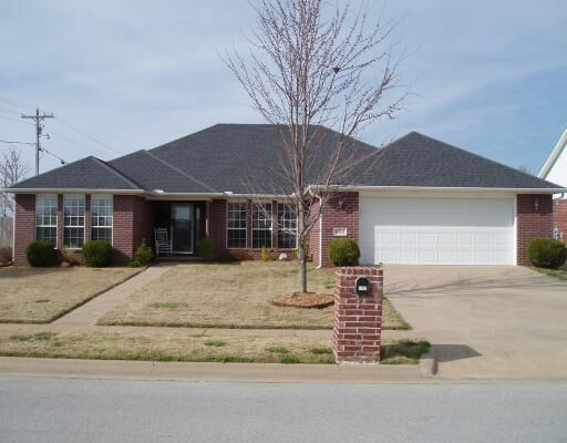 Property Photo: 1912 SW Pine Avenue AR 72712