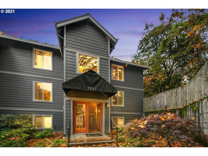 7937 SW 40th Ave J  Portland OR 97219 photo