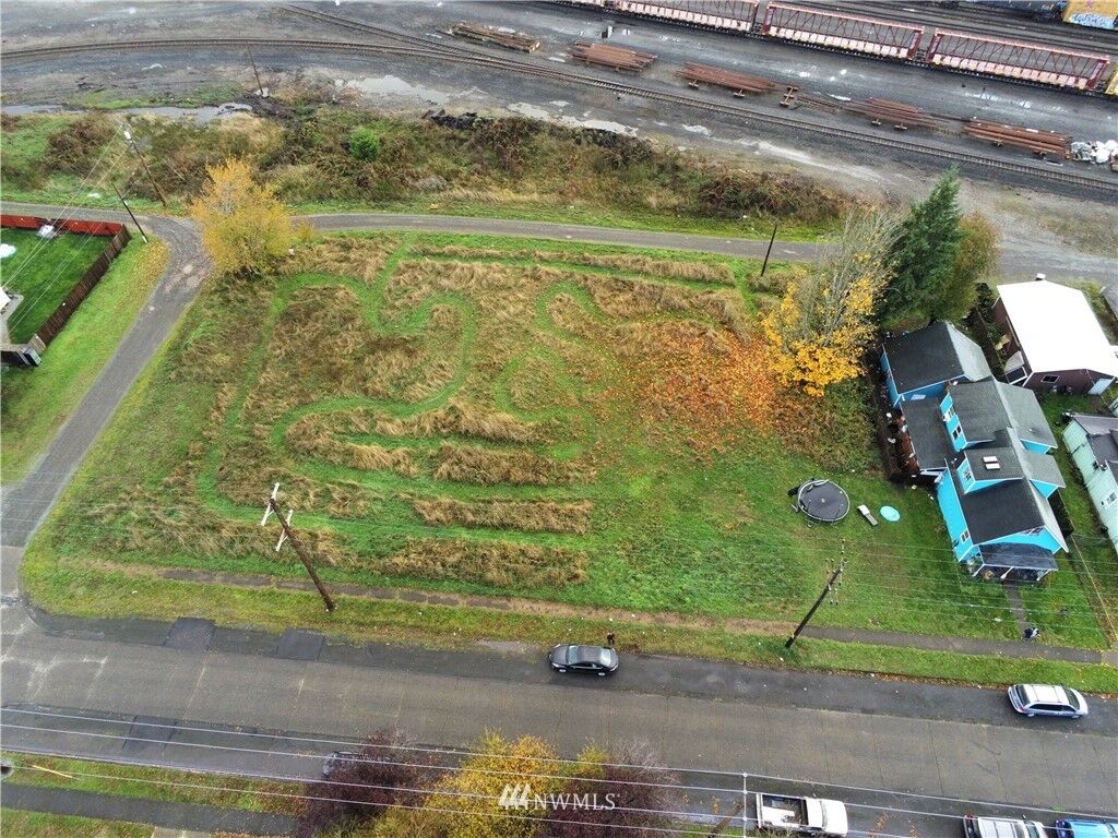 Property Photo:  914 B Street  WA 98531 