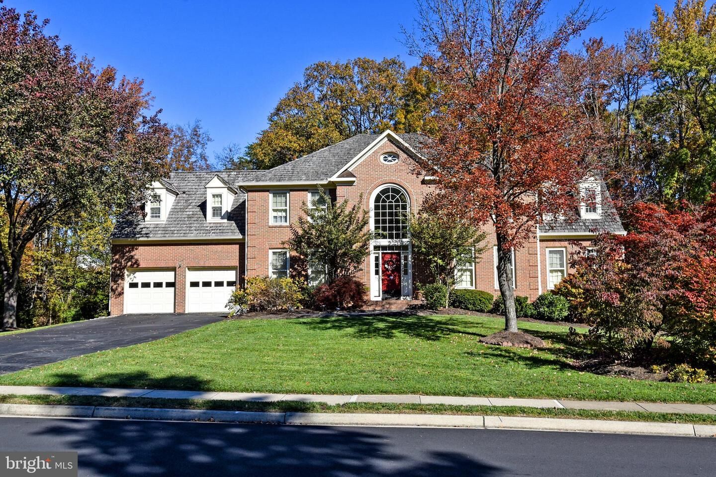 Property Photo:  8405 Crosslake Drive  VA 22039 