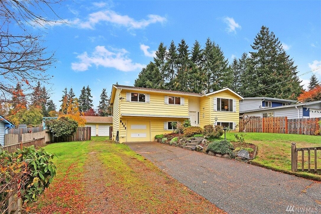 Property Photo: 8442 NE 137th St WA 98034
