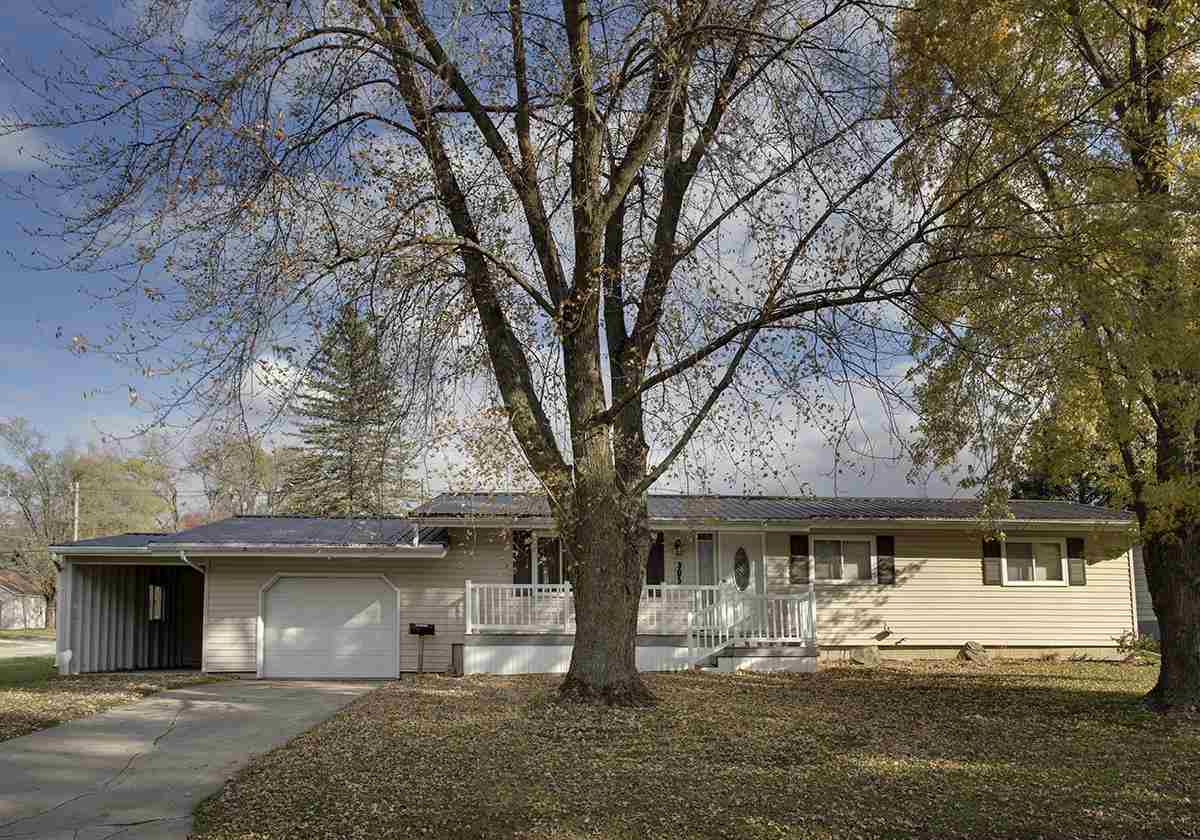 Property Photo:  305 SW 8th Avenue  IA 50662 