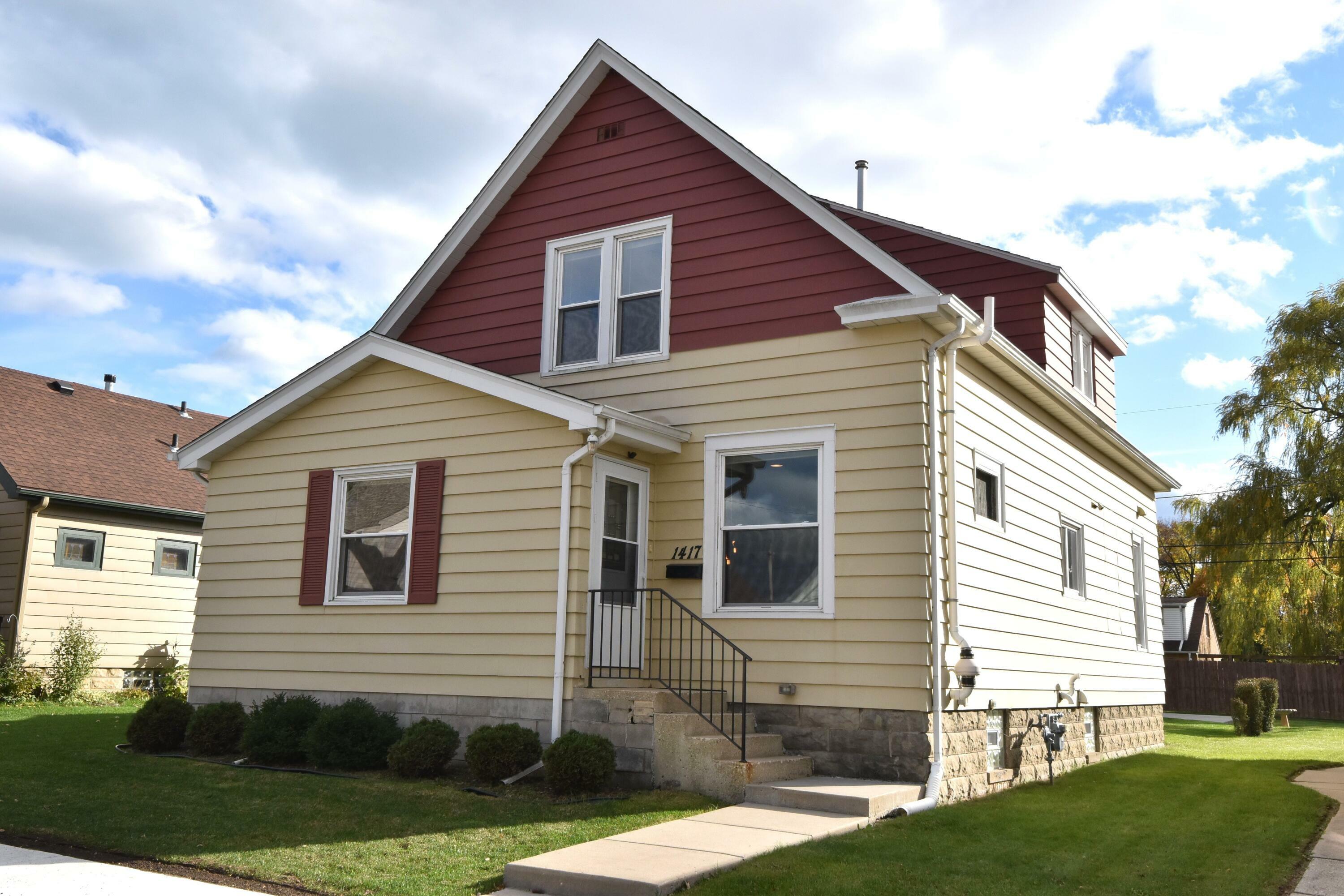 Property Photo: 1417 Menomonee Ave WI 53172