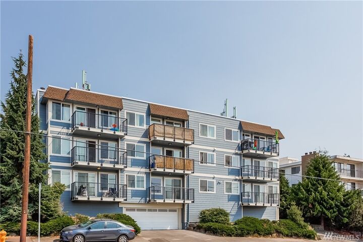 10110 Greenwood Ave N 102  Seattle WA 98133 photo