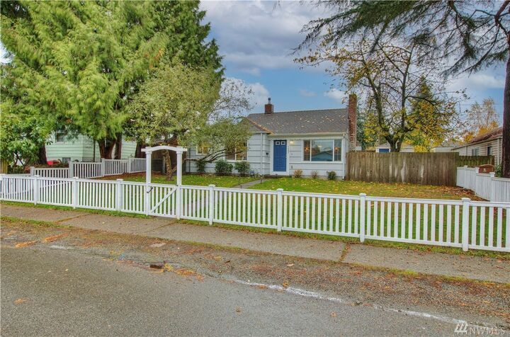 Property Photo: 1507 S Anderson St WA 98405