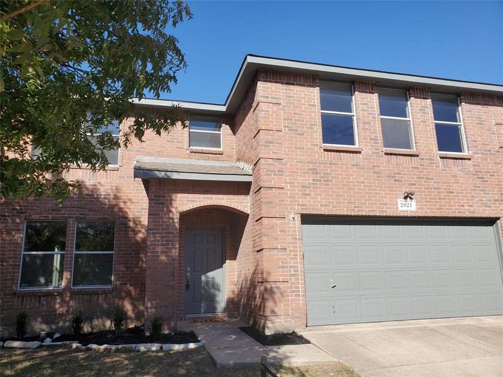 Property Photo: 2021 Shawnee Trail TX 76247
