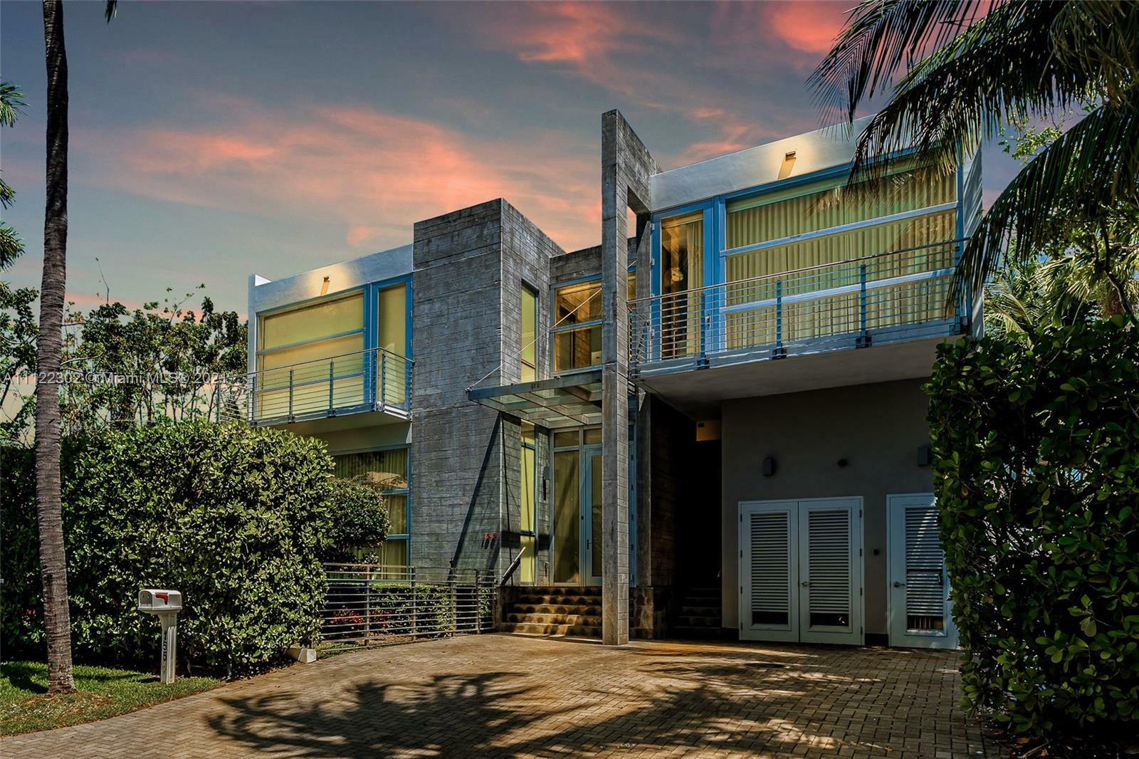 Property Photo: 155 Hampton Ln FL 33149