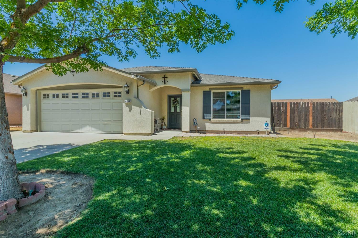 Property Photo:  1156 E Donnybrook Place  CA 93230 