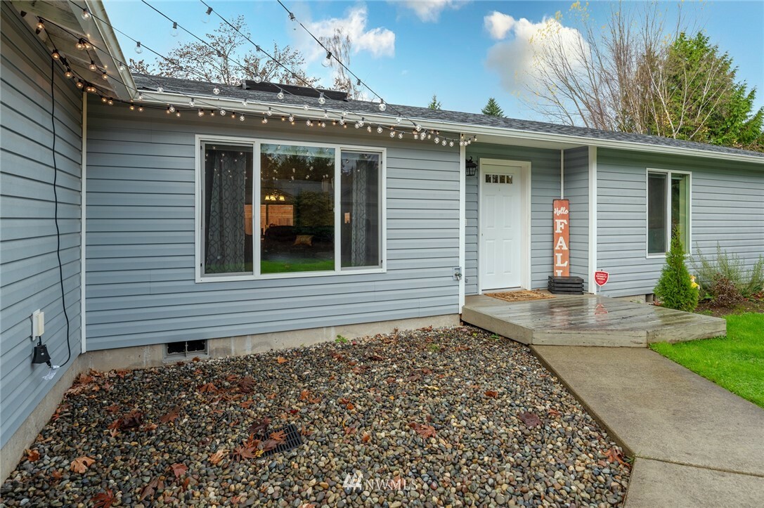 Property Photo:  13210 109th Avenue Ct E  WA 98374 