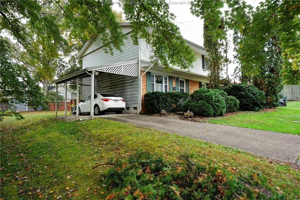 Property Photo:  301 Charles Court  WV 25526 