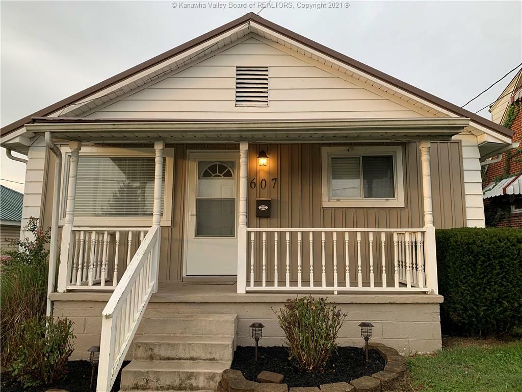 Property Photo: 607 6th Street WV 25143