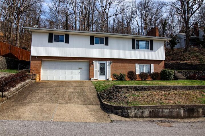 800 Bauer Avenue  Charleston WV 25302 photo