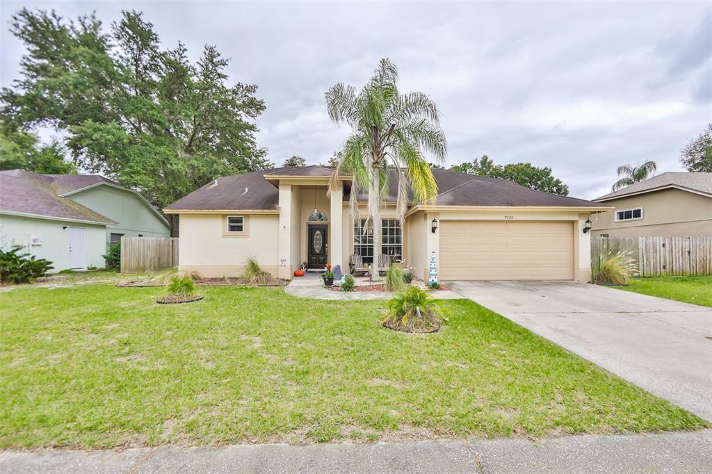 Property Photo:  9720 Glenpointe Drive  FL 33569 