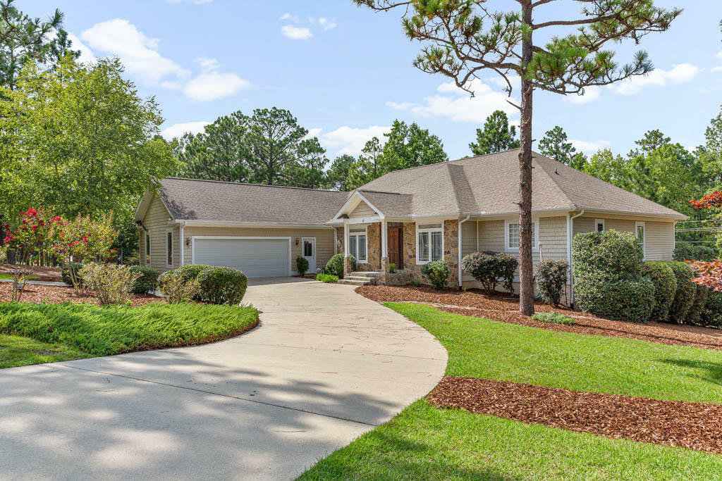 Property Photo: 6 Lenoir Court NC 28374