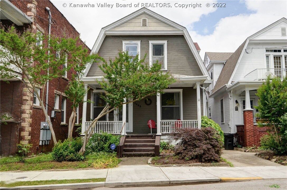 Property Photo: 1560 Lee Street E WV 25311